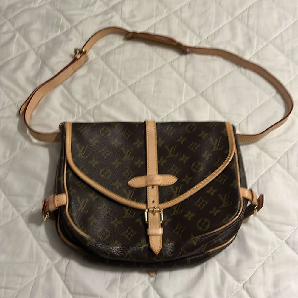 Louis Vuitton Signature Saumur 35 Saddle Shoulder Bag Pristine Crossbody
